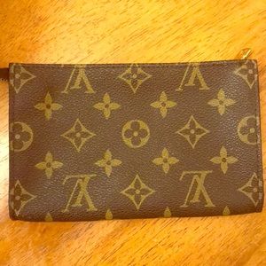 Louis Vuitton monogram canvas pochette *authentic*